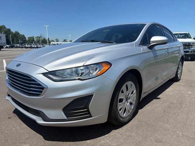 Used 2019 Ford Fusion S FWD image 2