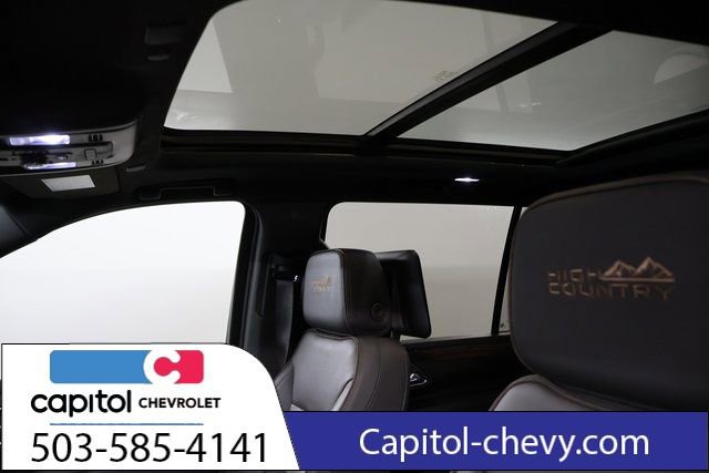Used 2024 Chevrolet Suburban High Country w/ Advanced Technology Package image 13