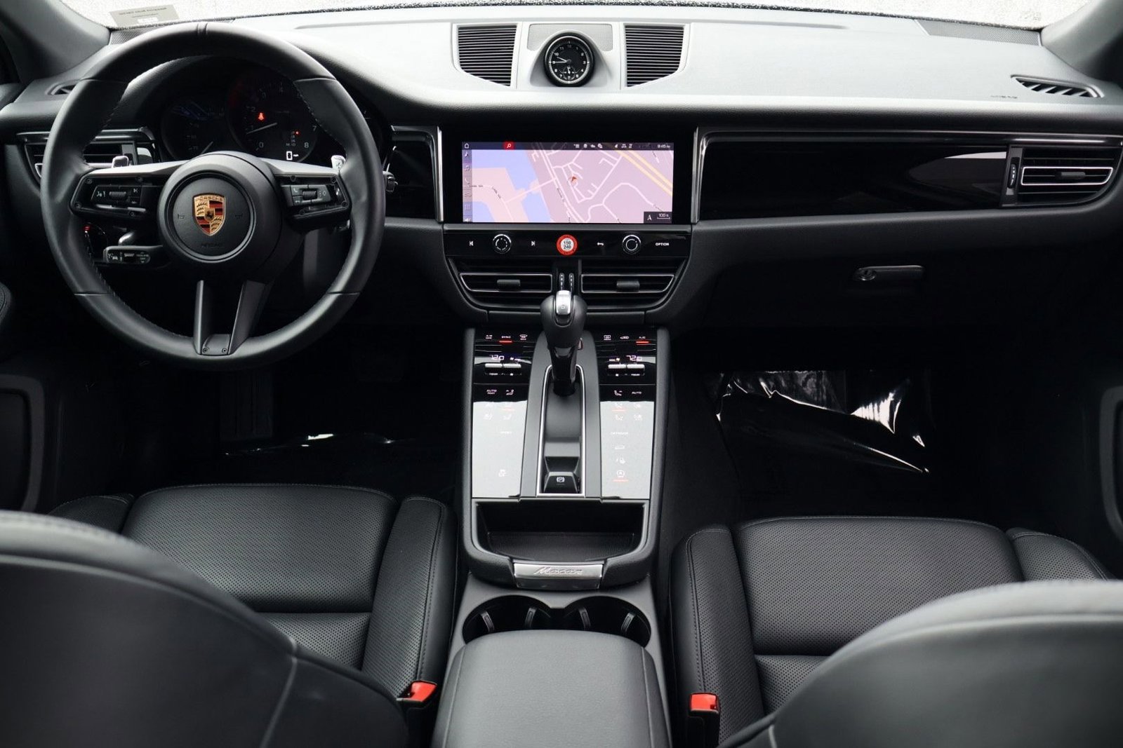 Certified 2025 Porsche Macan image 21