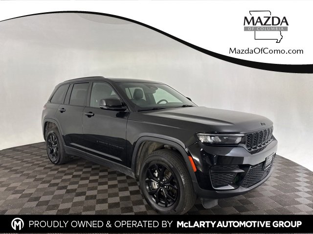 Used 2024 Jeep Grand Cherokee Altitude image 1