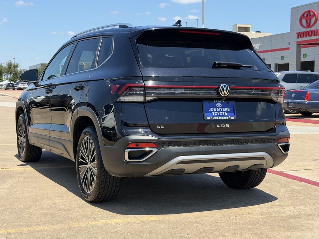 Used 2025 Volkswagen Taos SE FWD image 7