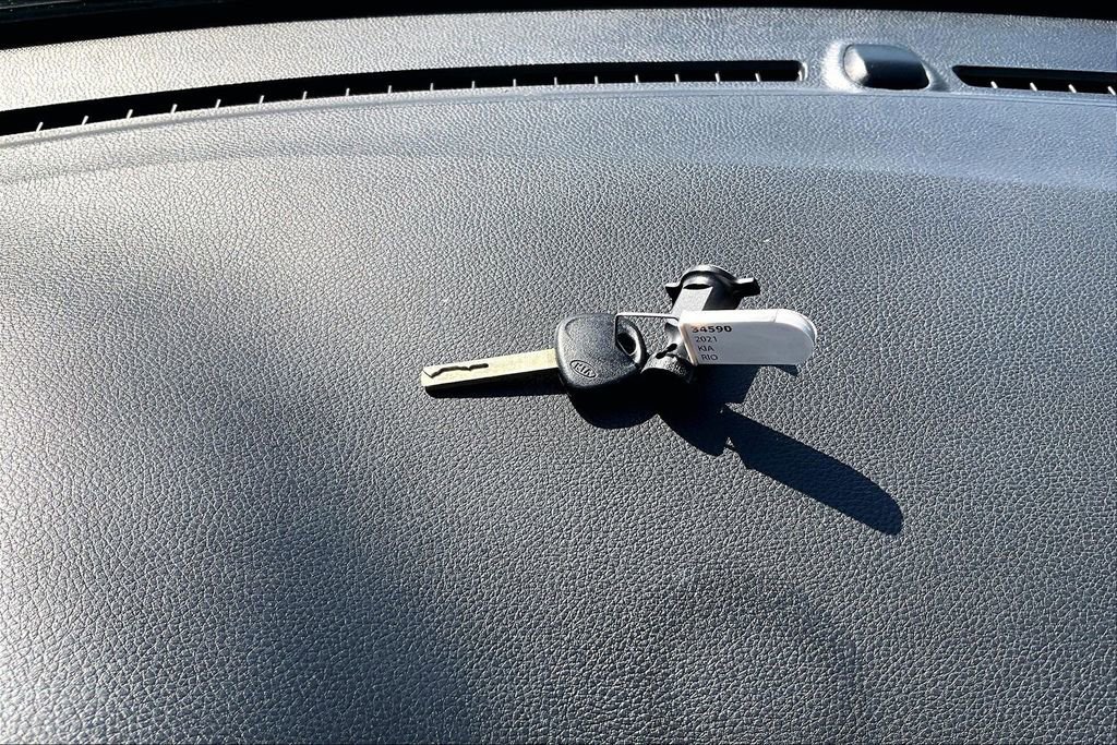 Used 2021 Kia Rio LX FWD image 12