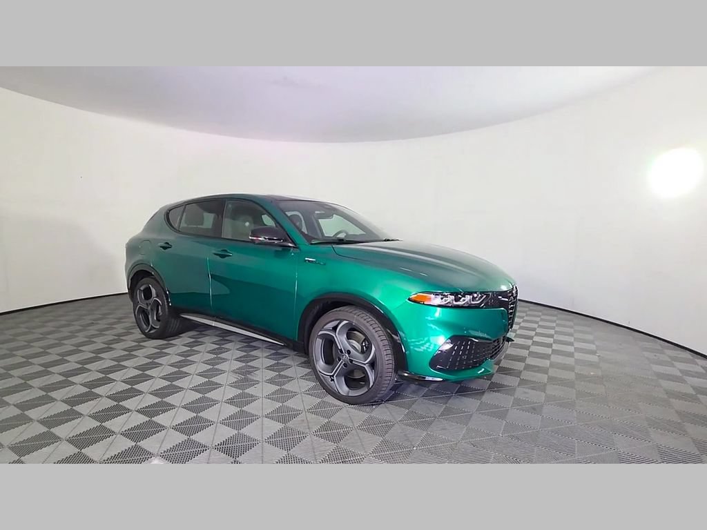 New 2026 Alfa Romeo Tonale w/ Active Assist Package AWD/4WD image 40