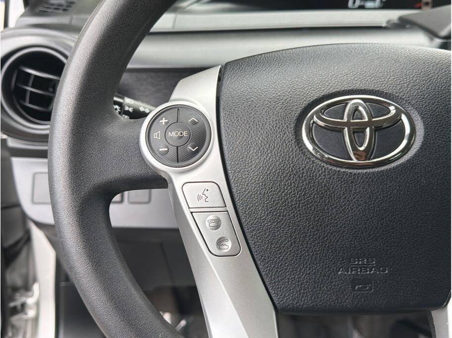 Used 2016 Toyota Prius C One FWD image 10