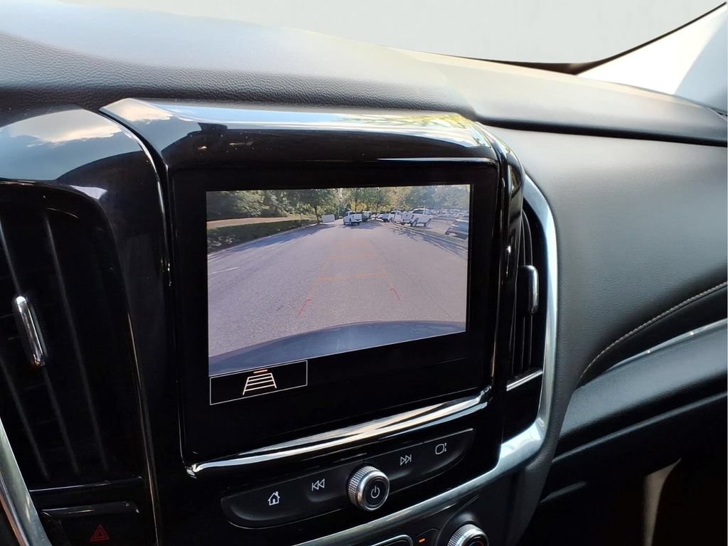 Used 2021 Chevrolet Traverse LT FWD image 5