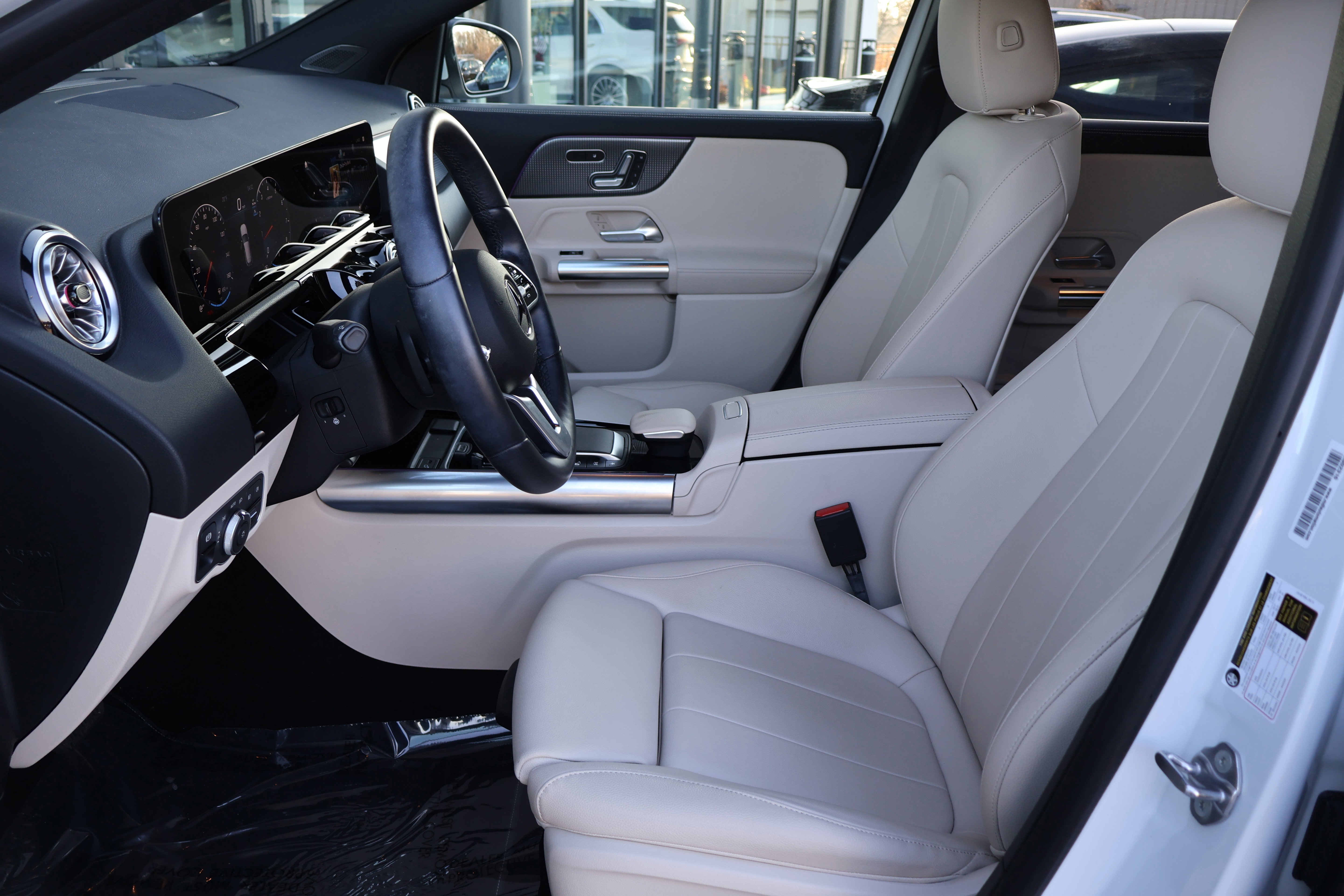 Certified 2023 Mercedes-Benz GLA 250 w/ Premium Package image 10