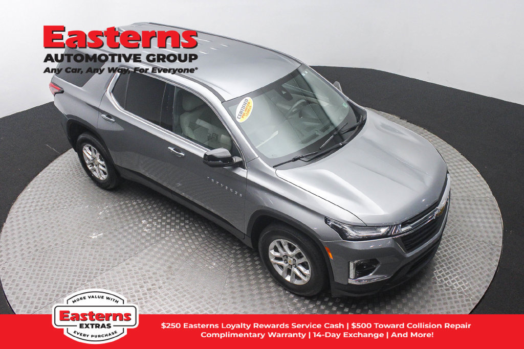 Used 2023 Chevrolet Traverse LS FWD image 4