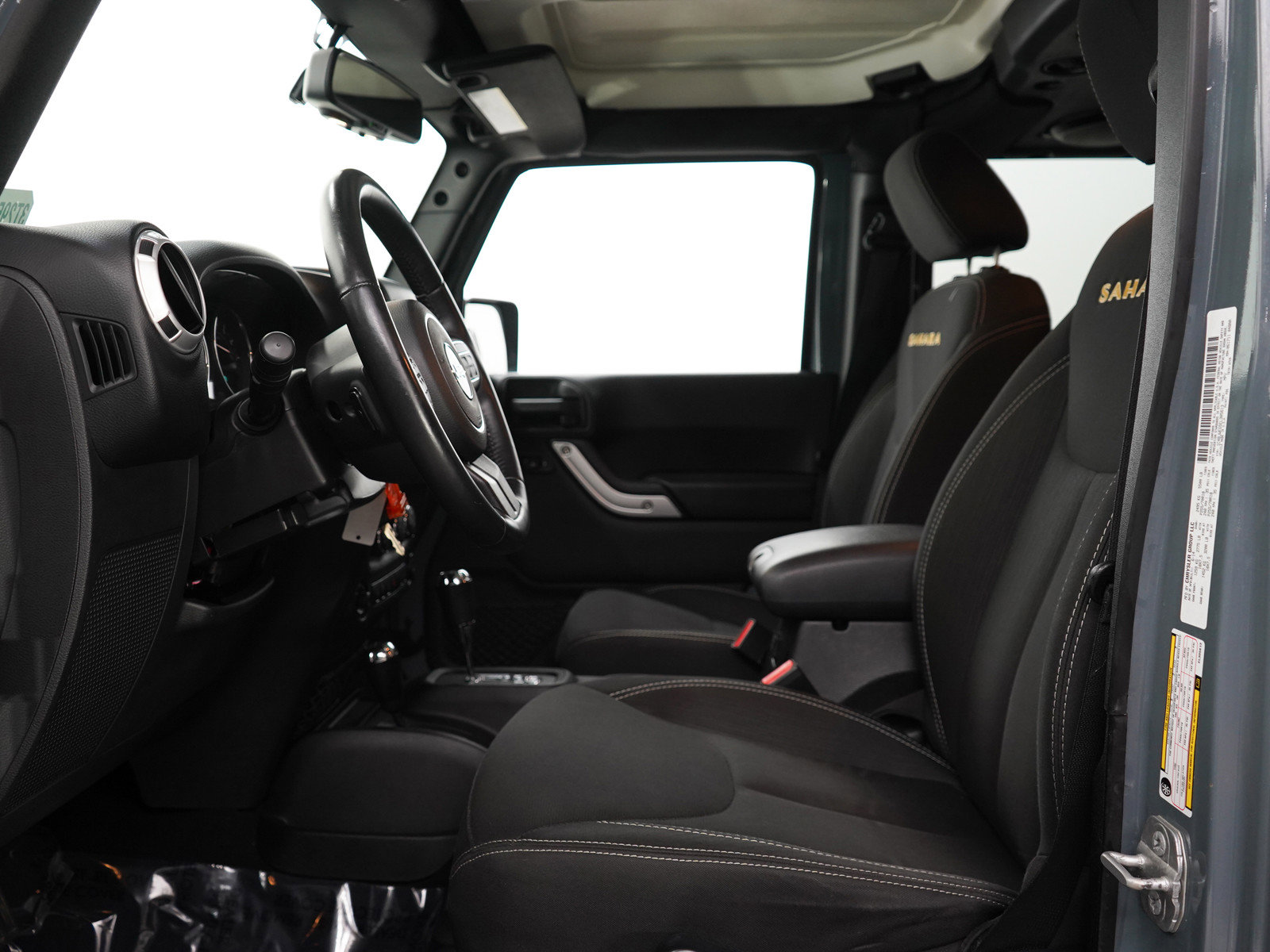 Used 2014 Jeep Wrangler Unlimited Sahara w/ Connectivity Group image 19