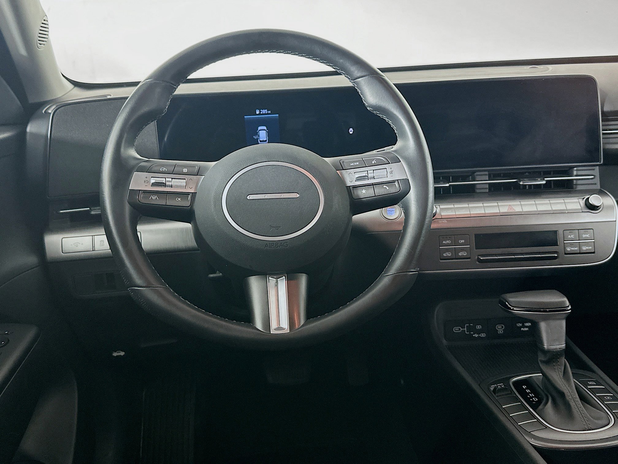 Used 2025 Hyundai Kona SEL image 18