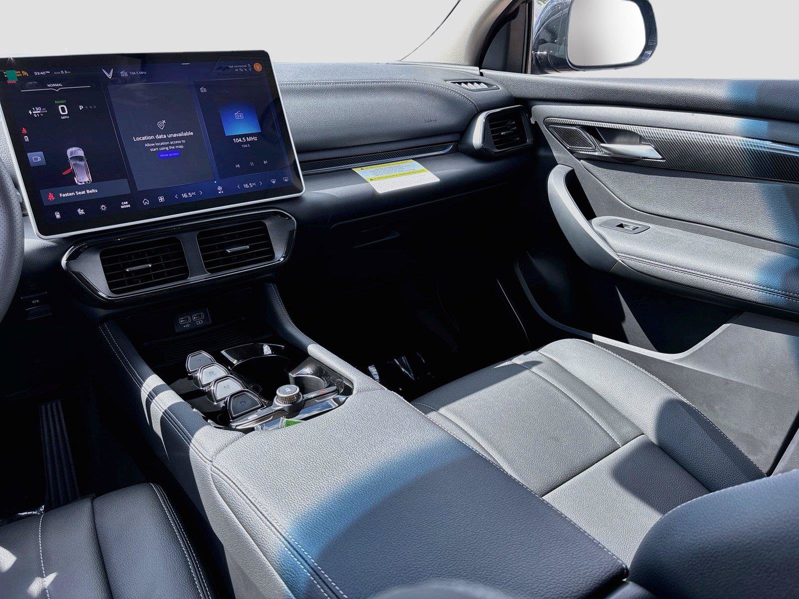 New 2027 VinFast VF 8 Eco AWD/4WD image 22