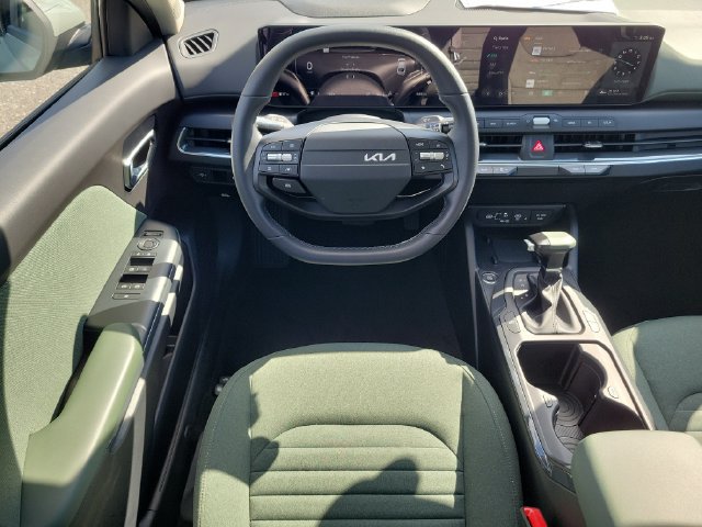 Used 2025 Kia K4 EX FWD image 13