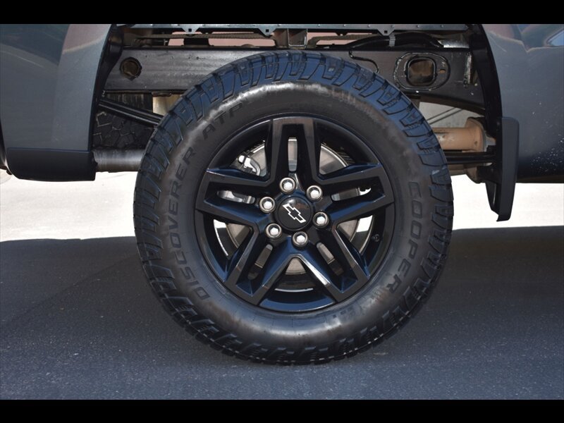Used 2020 Chevrolet Silverado 1500 Custom Trail Boss AWD/4WD image 39