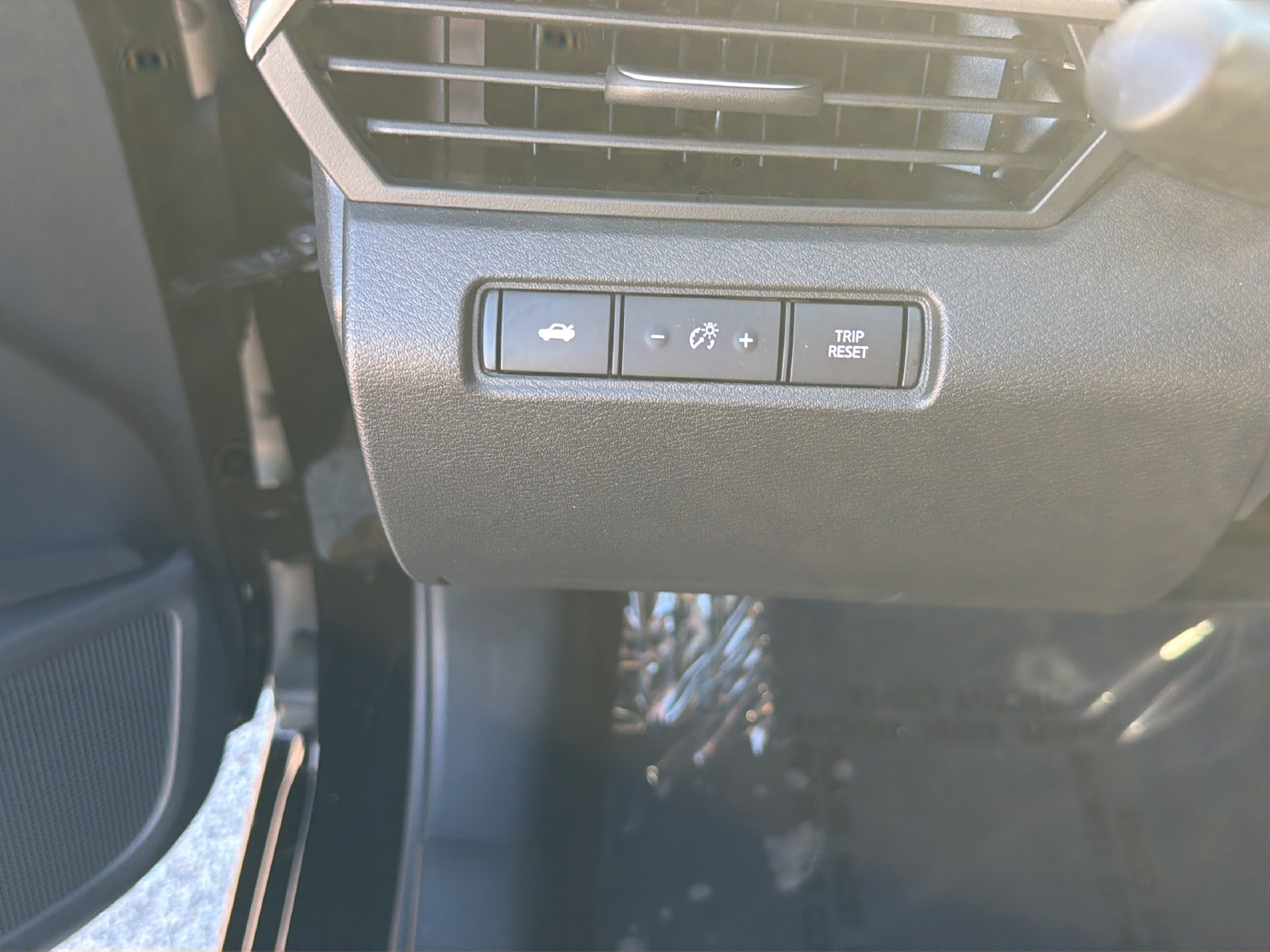 Used 2025 Nissan Altima 2.5 S FWD image 21