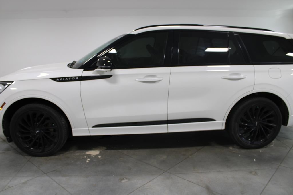 Used 2023 Lincoln Aviator Reserve w/ Jet Appearance Package image 6