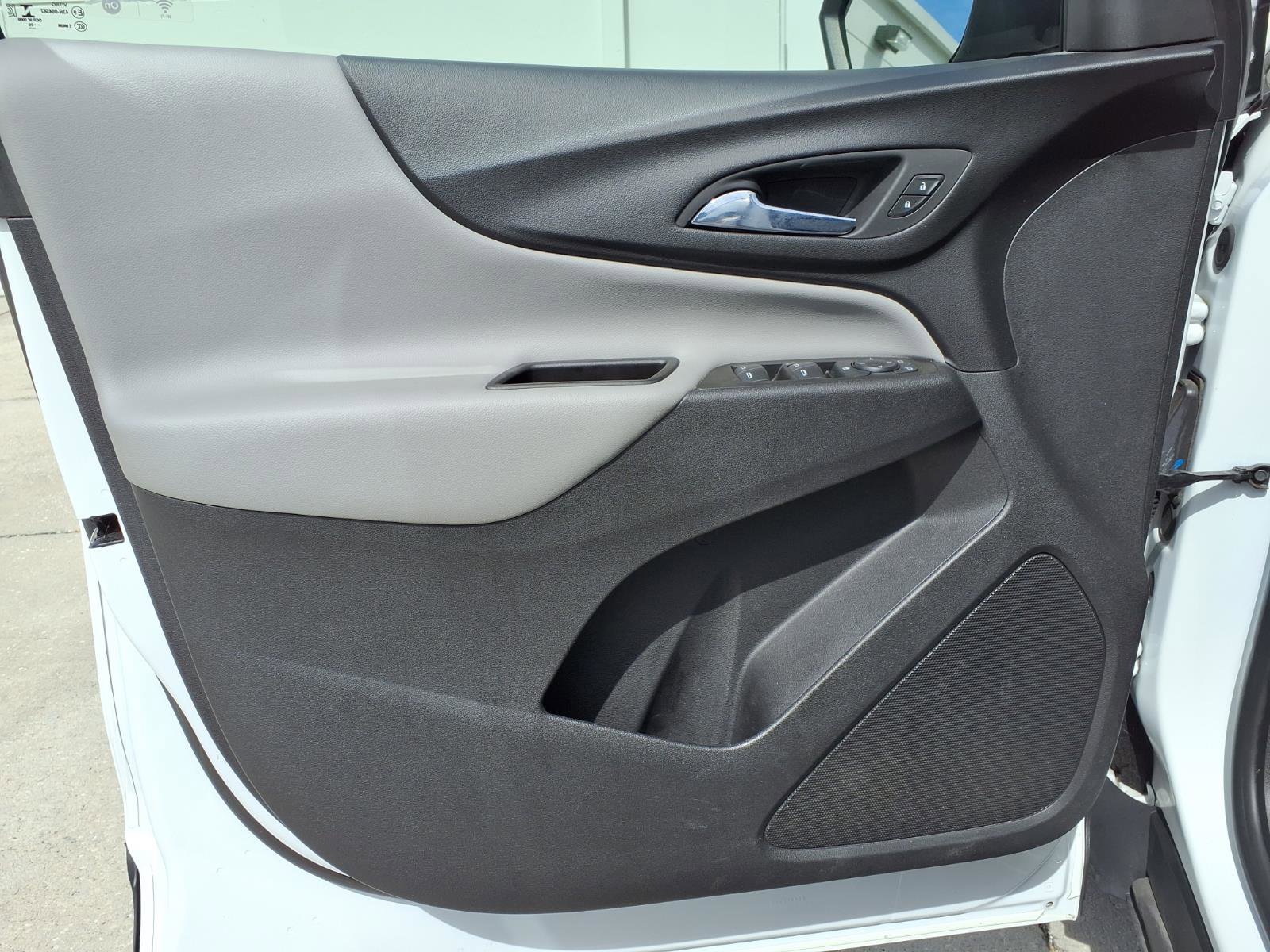 Used 2020 Chevrolet Equinox LS image 17