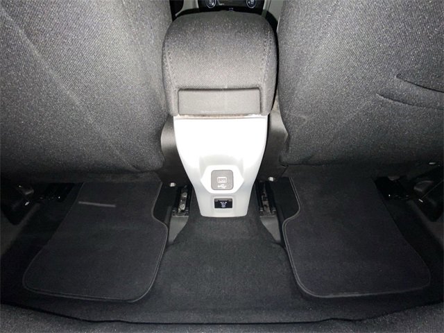 Used 2018 Jeep Renegade Latitude w/ Popular Equipment Group image 28