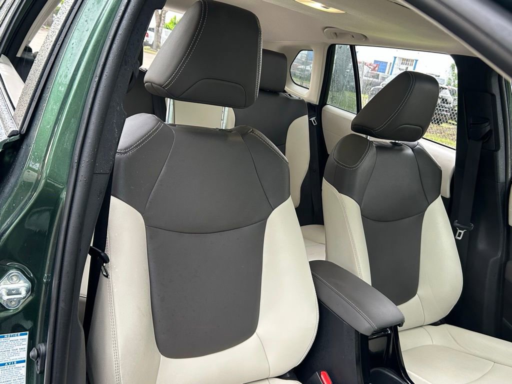 Used 2022 Toyota Corolla Cross XLE image 34