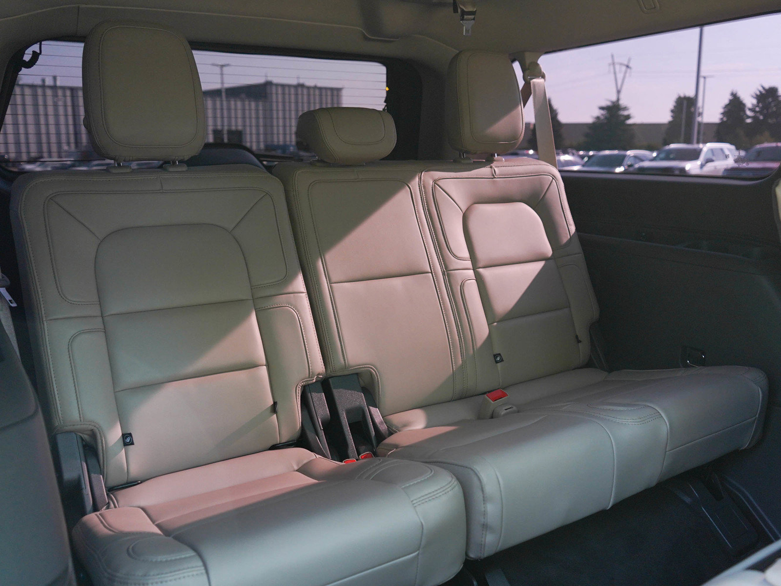 Used 2023 Lincoln Navigator L Reserve w/ Equipment Group 201A AWD/4WD image 14