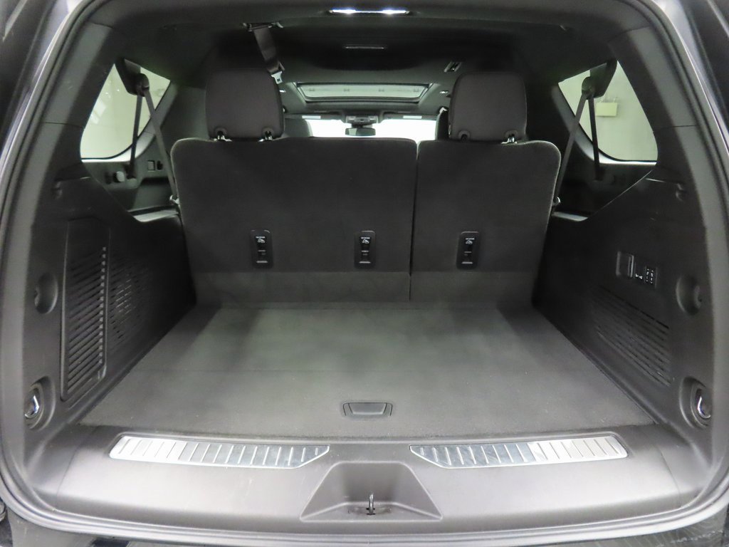 Used 2025 Chevrolet Suburban Z71 image 42