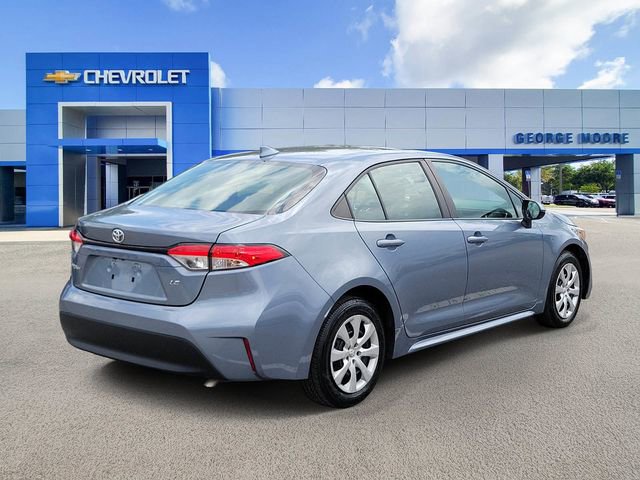 Used 2023 Toyota Corolla LE FWD image 4