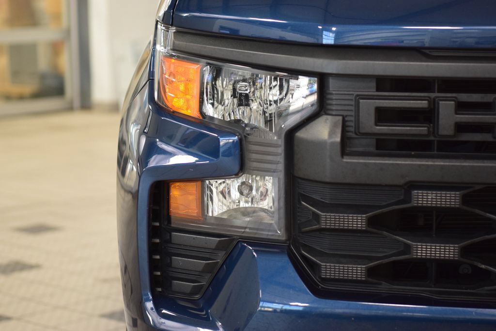 Used 2023 Chevrolet Silverado 1500 Custom AWD/4WD image 12