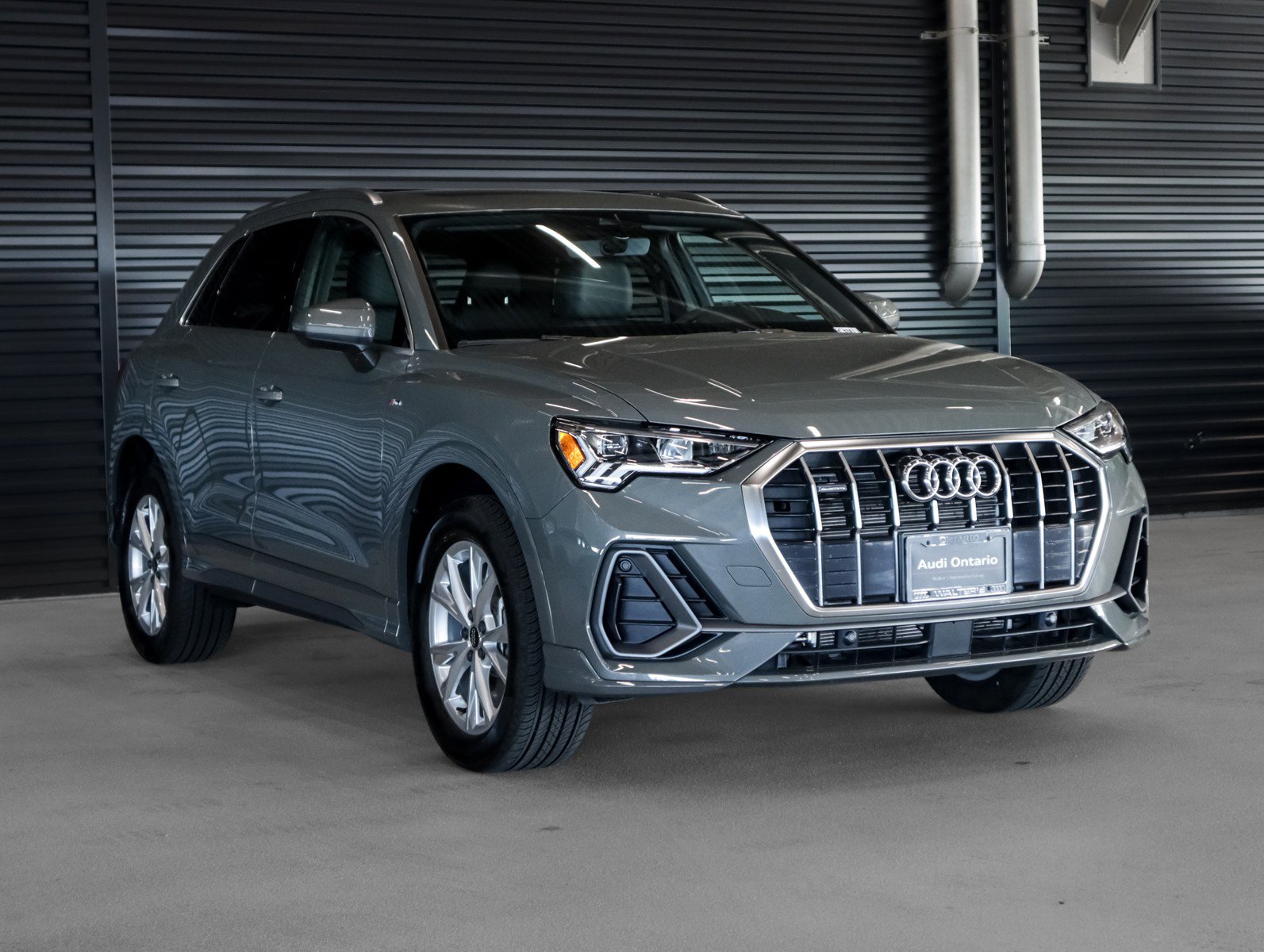 Used 2025 Audi Q3 2.0T Premium w/ Convenience Package AWD/4WD image 12