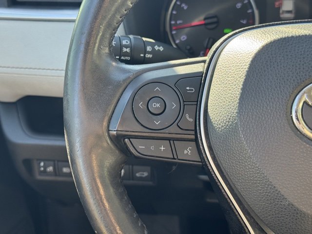 Used 2020 Toyota RAV4 XLE Premium image 30