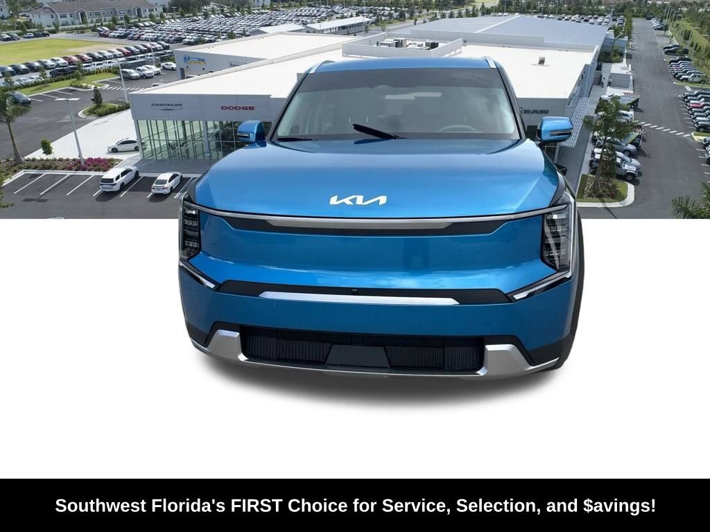 Used 2026 Kia EV9 Wind AWD/4WD image 2