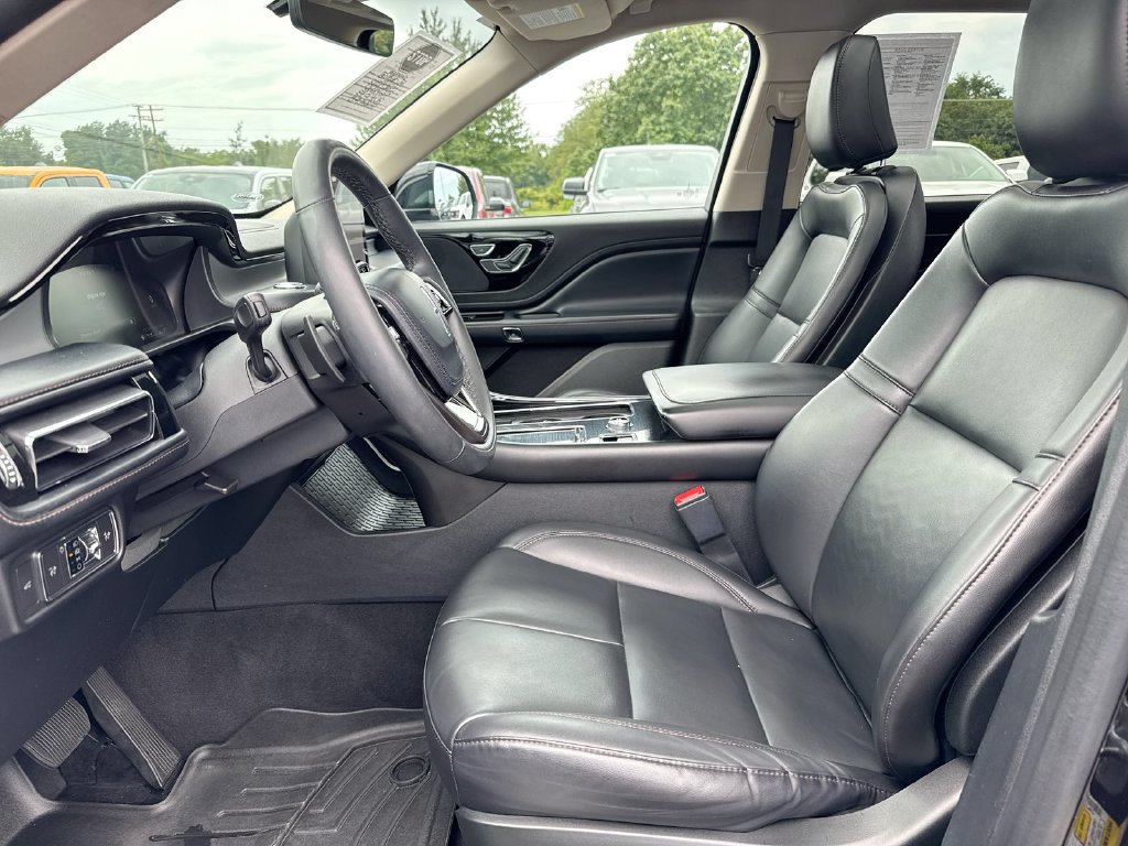 Used 2023 Lincoln Aviator AWD w/ Premium Package image 21
