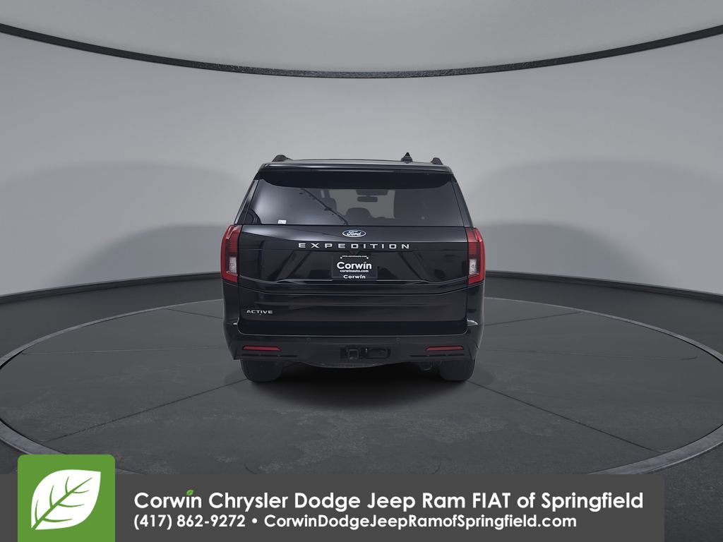 Used 2025 Ford Expedition Active AWD/4WD image 13
