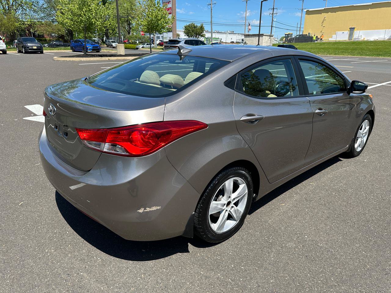 Used 2013 Hyundai Elantra GLS w/ Preferred Pkg FWD image 6