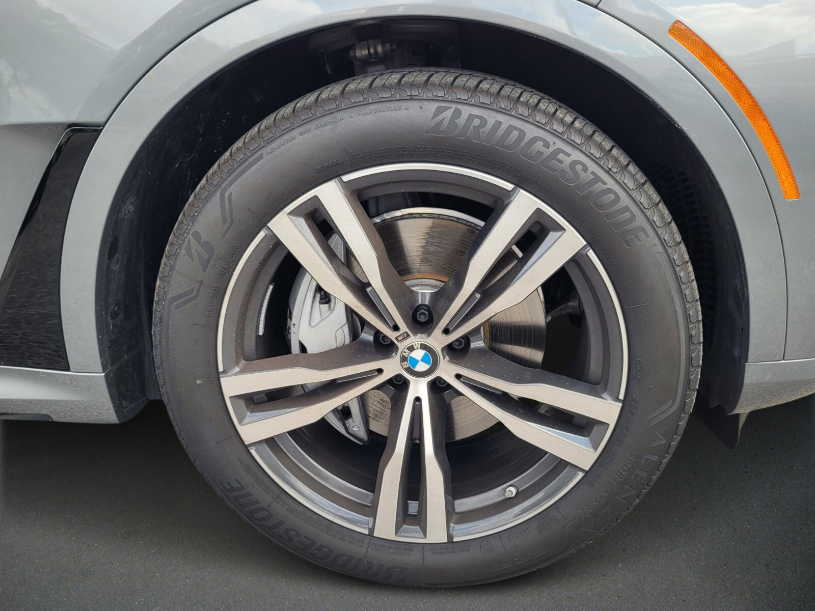 New 2025 BMW X7 xDrive40i w/ M Sport Package image 9