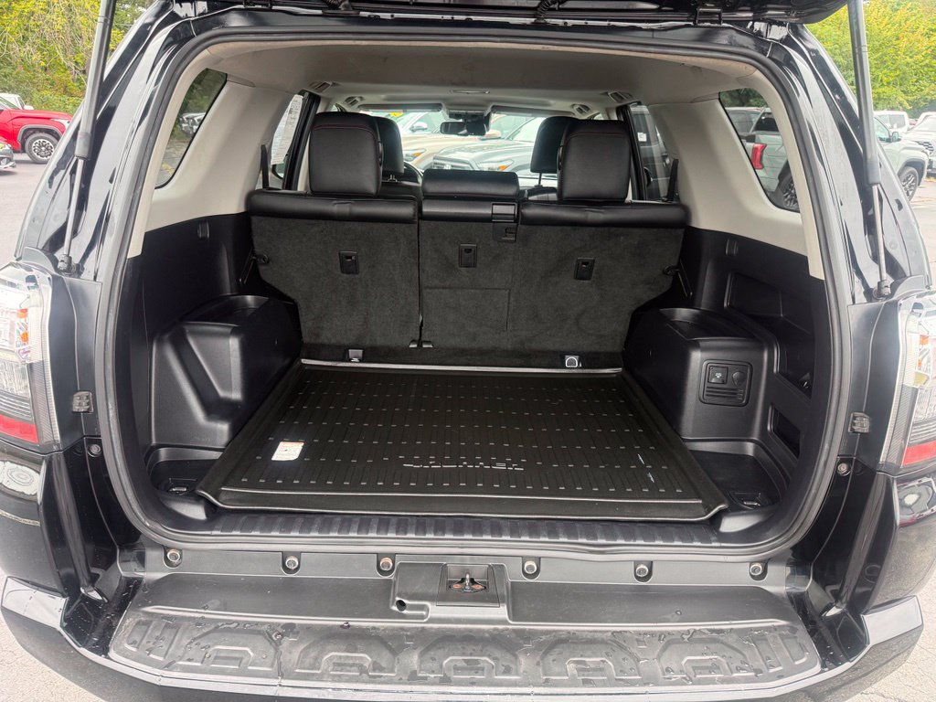Certified 2020 Toyota 4Runner Venture w/ Moonroof Package AWD/4WD image 18