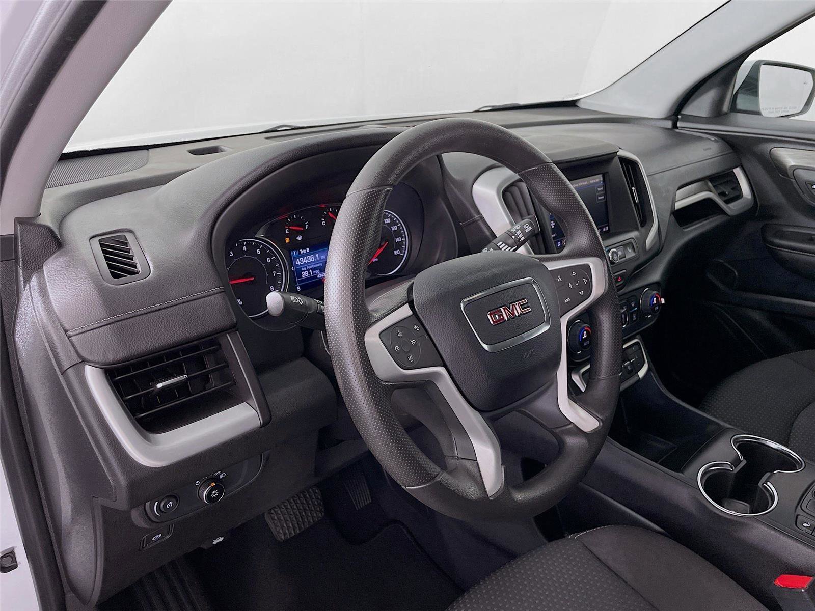 Used 2023 GMC Terrain SLE w/ Driver Convenience Package image 12
