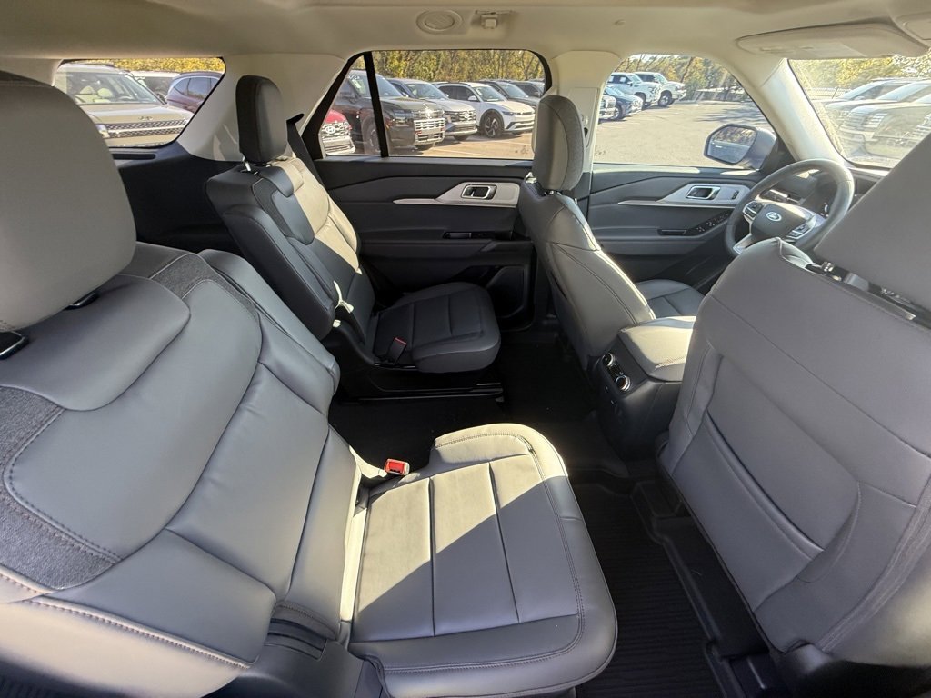 New 2026 Ford Explorer Active image 15