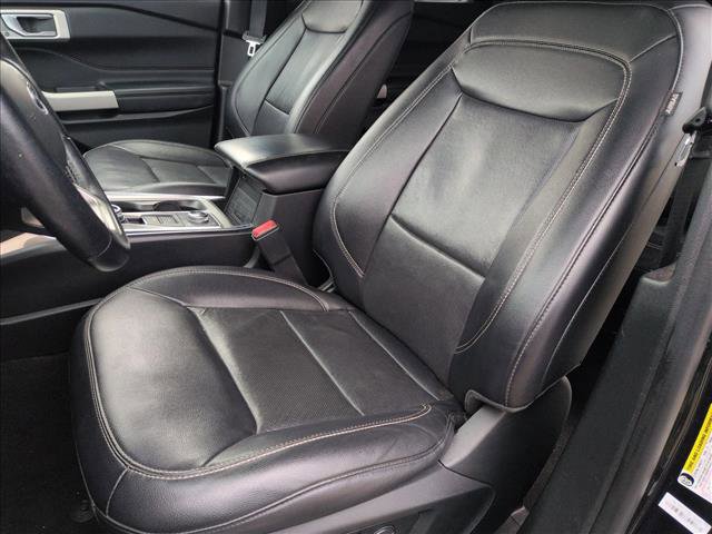 Used 2021 Ford Explorer Limited w/ Equipment Group 301A AWD/4WD image 16