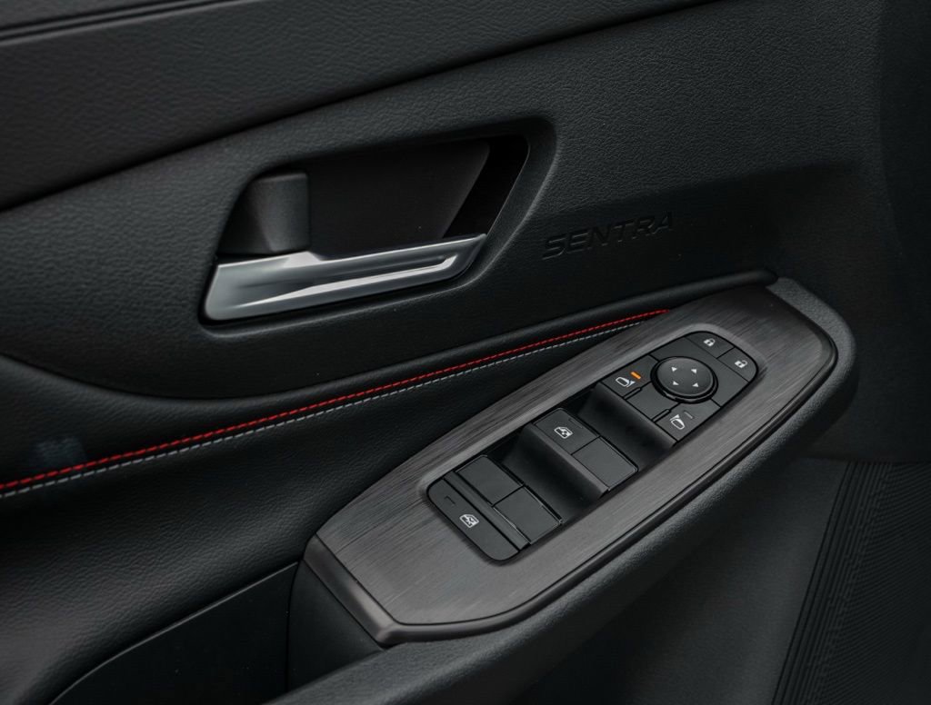 New 2026 Nissan Sentra SR w/ Floor Mat Package FWD image 15
