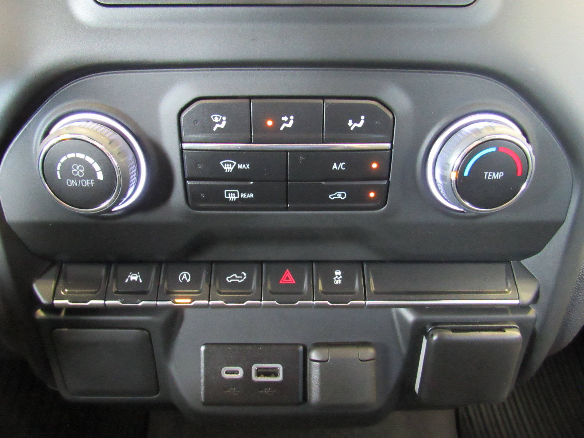 Used 2024 Chevrolet Silverado 1500 Custom w/ LPO, Dark Essentials Package AWD/4WD image 23