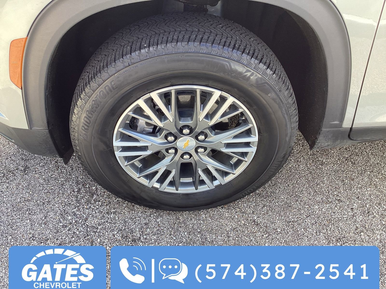 Used 2025 Chevrolet Traverse LT w/ Driver Confidence Package image 37