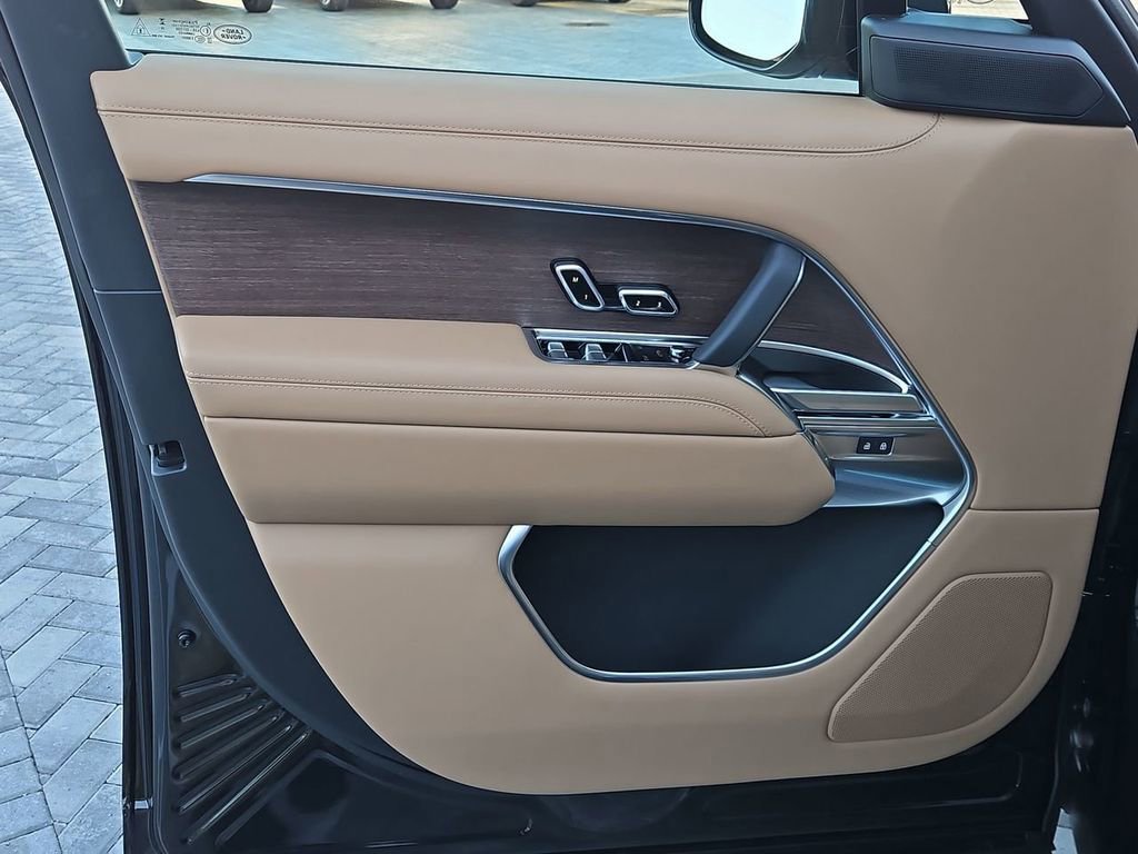New 2026 Land Rover Range Rover SE image 23