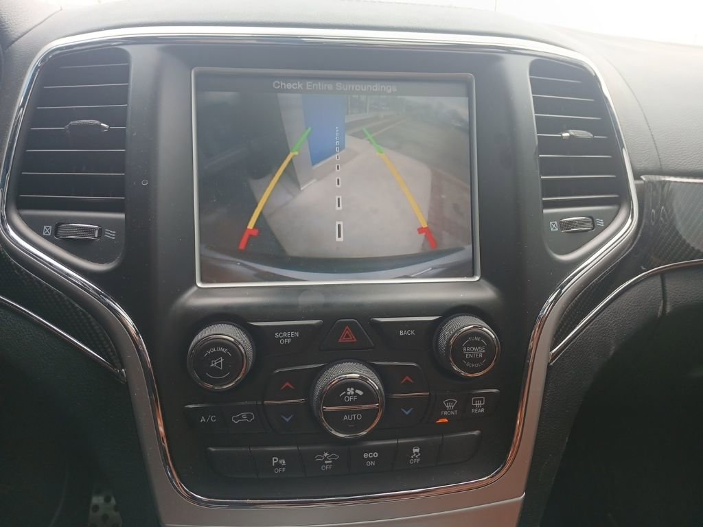 Used 2015 Jeep Grand Cherokee SRT w/ Luxury Group II image 22