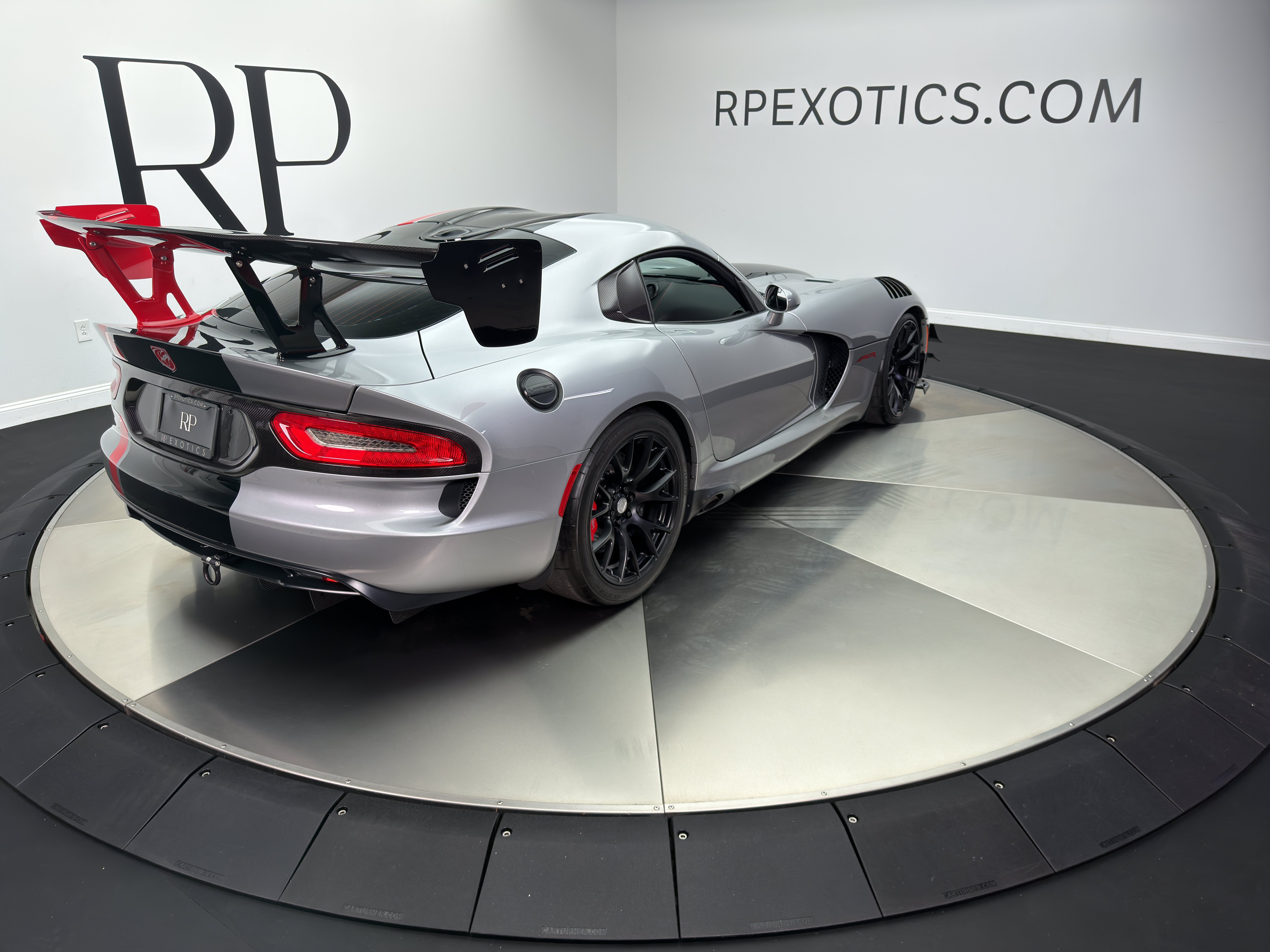 Used 2016 Dodge Viper GTC w/ ACR Package RWD image 8