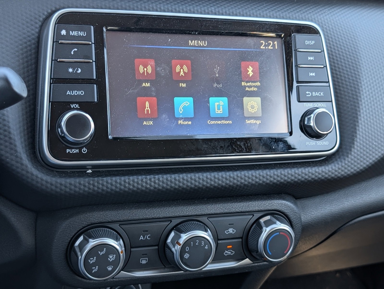 Used 2024 Nissan Kicks S image 8