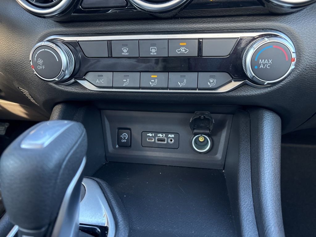 Used 2024 Nissan Sentra SV FWD image 35