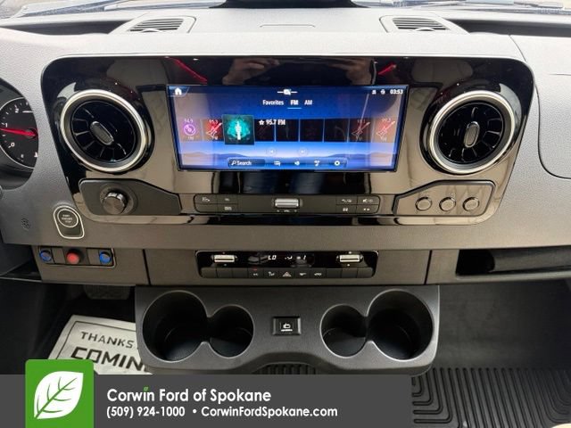 Used 2025 Mercedes-Benz Sprinter 2500 image 25