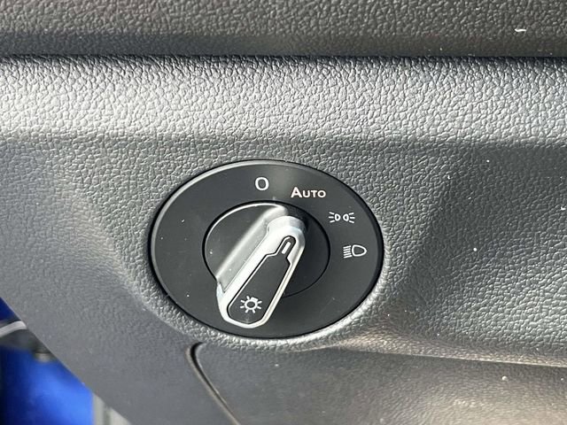 Certified 2023 Volkswagen Jetta SE w/ Panoramic Sunroof Package image 21