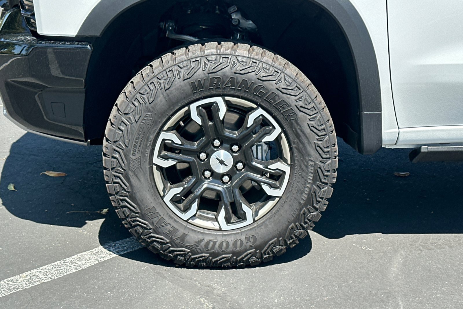 Used 2025 Chevrolet Silverado 1500 ZR2 w/ Technology Package image 48