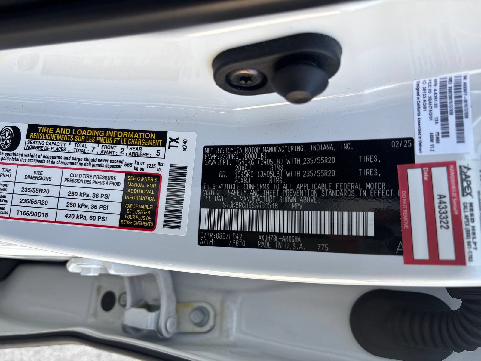 Used 2025 Toyota Highlander Limited AWD/4WD image 42