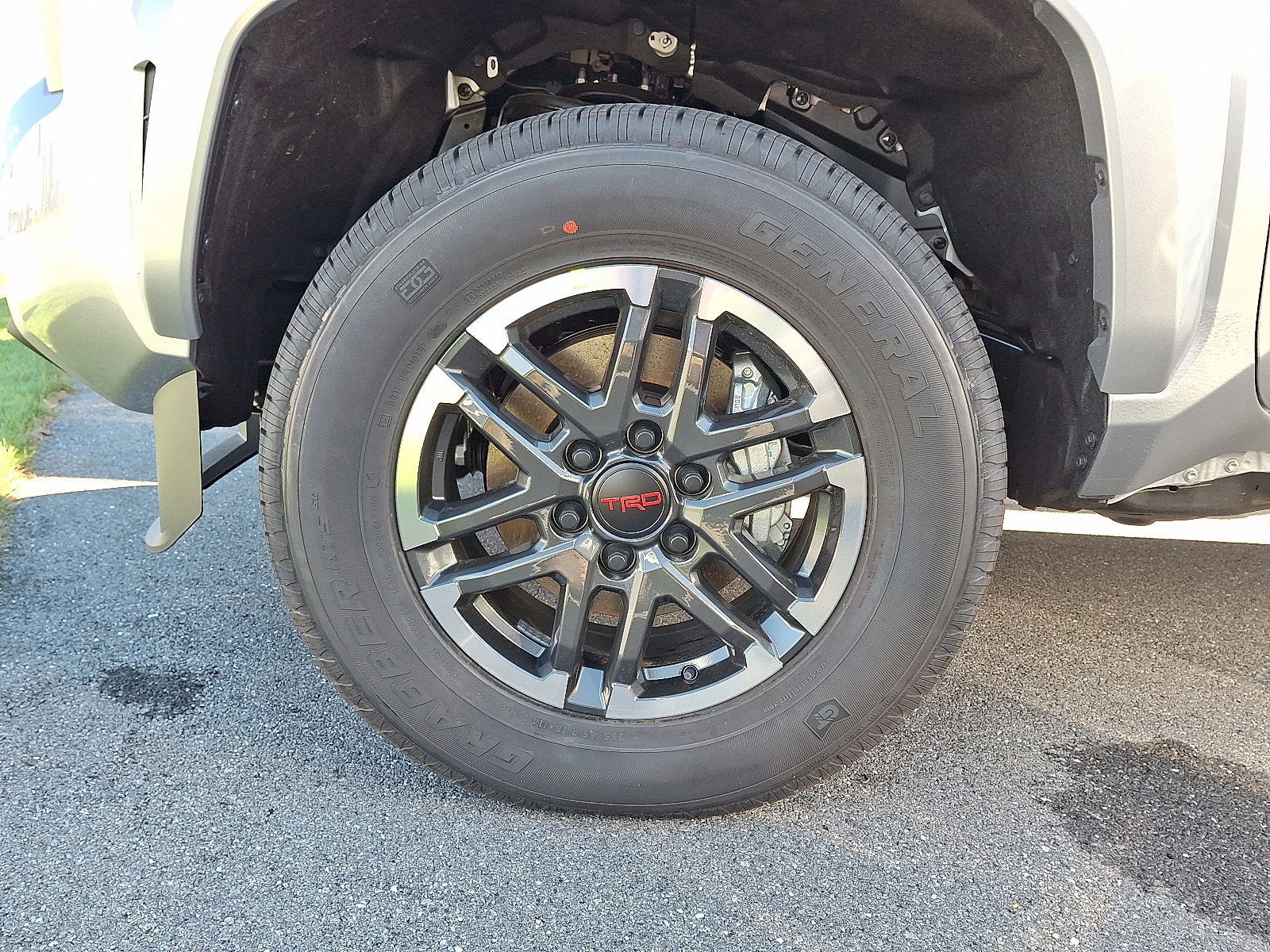 New 2025 Toyota Tacoma TRD Sport image 4