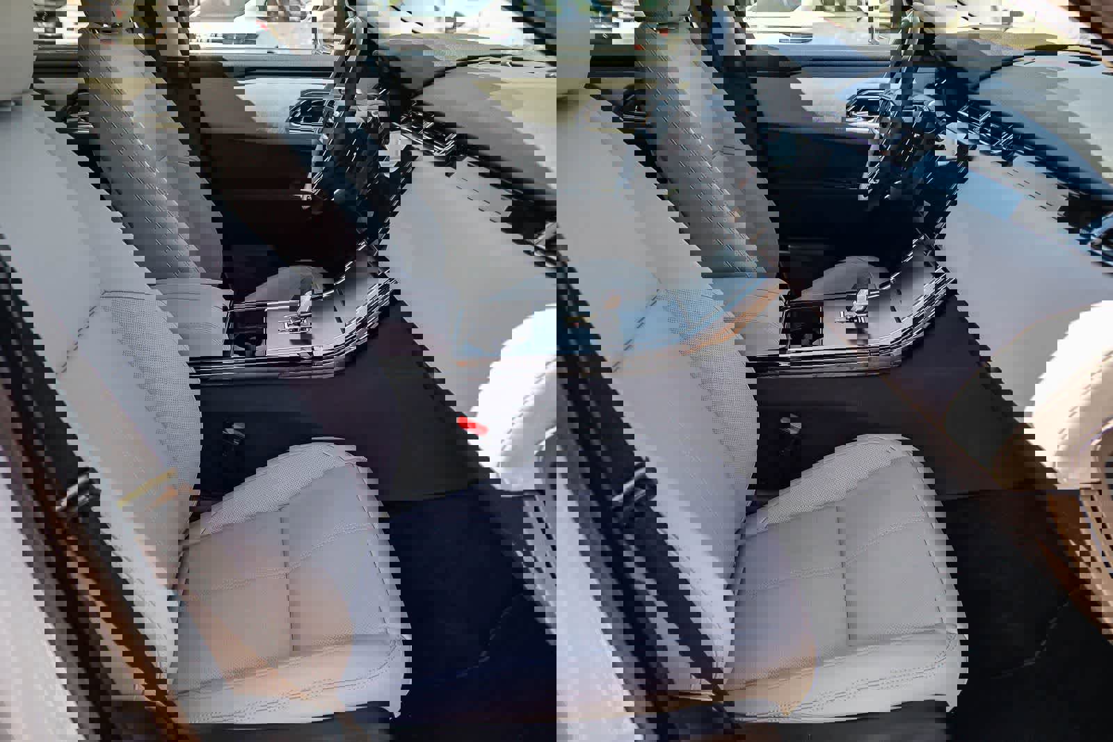 Used 2025 Land Rover Range Rover Velar Dynamic SE image 17